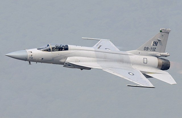 Chengdu J 10 Vs Jf 17 Thunder Comparison Jet Multirole Specifications